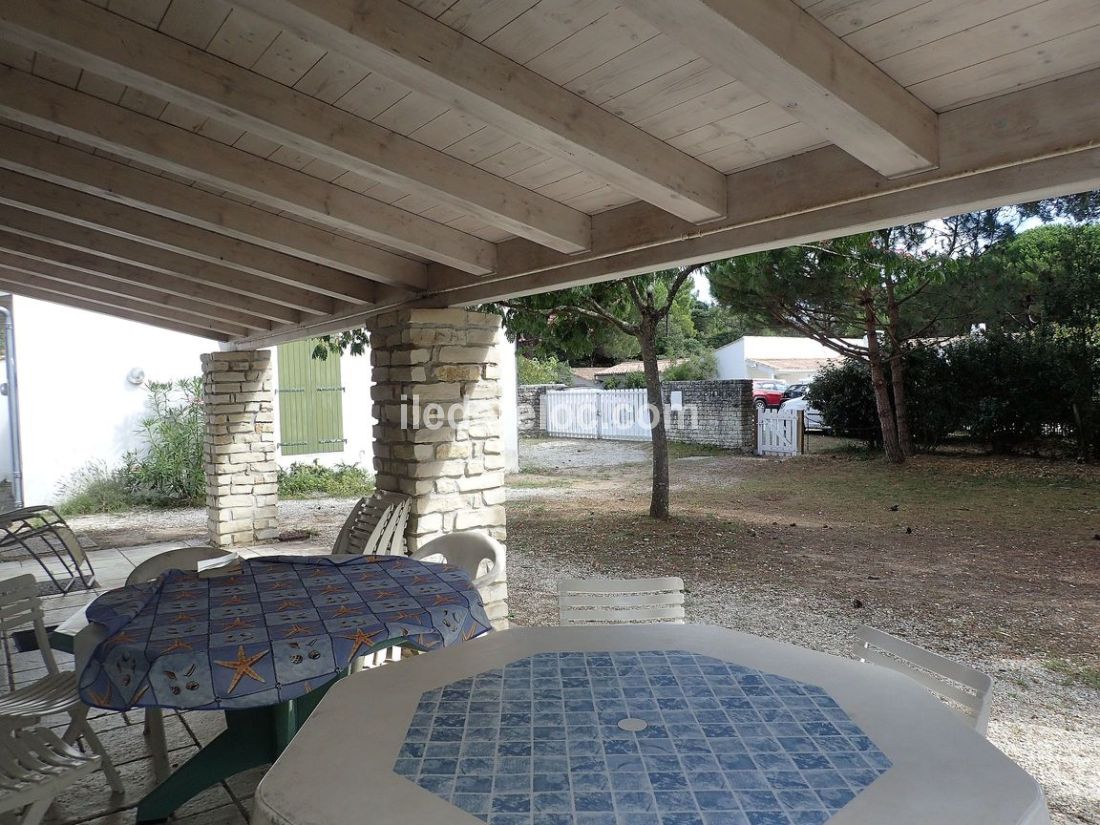 Photo 4: An accomodation located in Les Portes-en-R&eacute; on ile de R&eacute;.