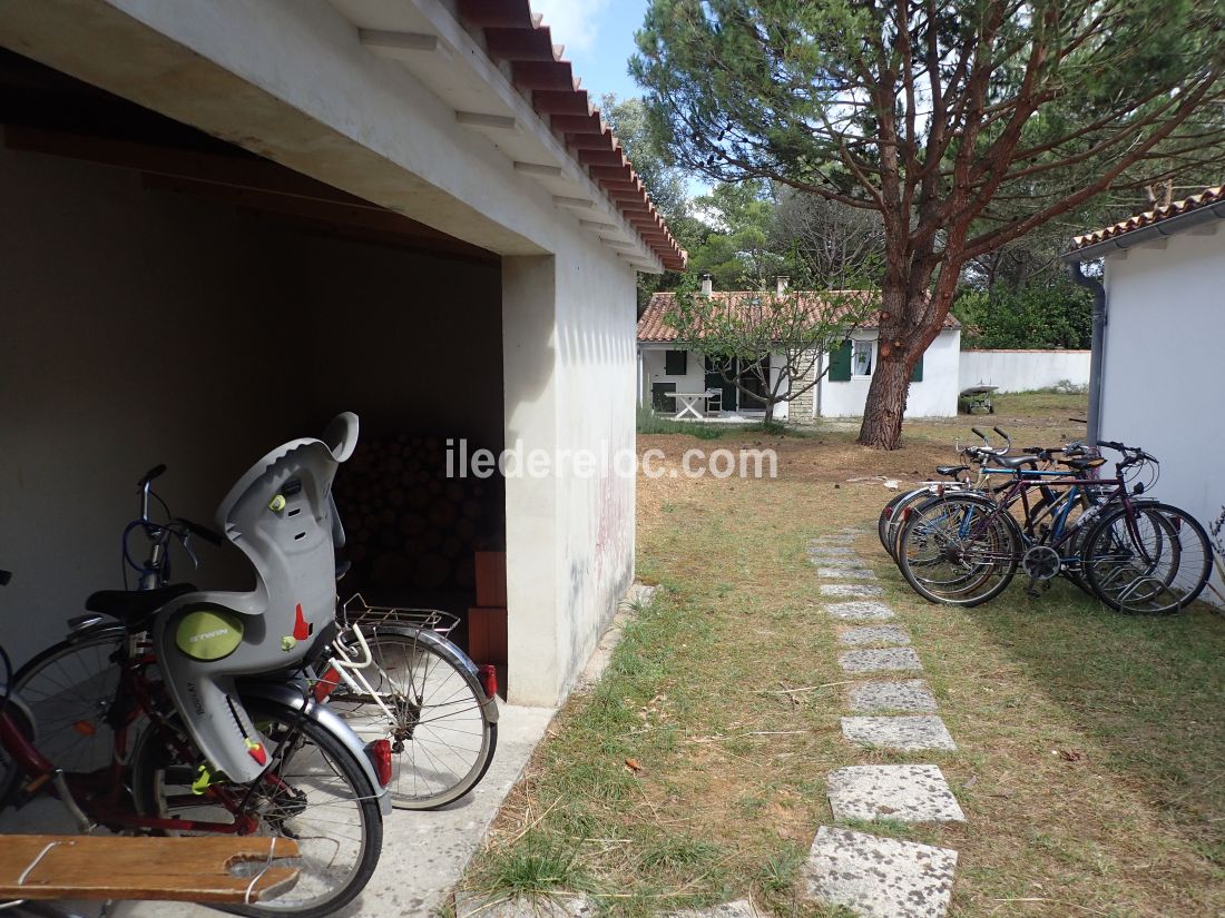 Photo 5: An accomodation located in Les Portes-en-R&eacute; on ile de R&eacute;.