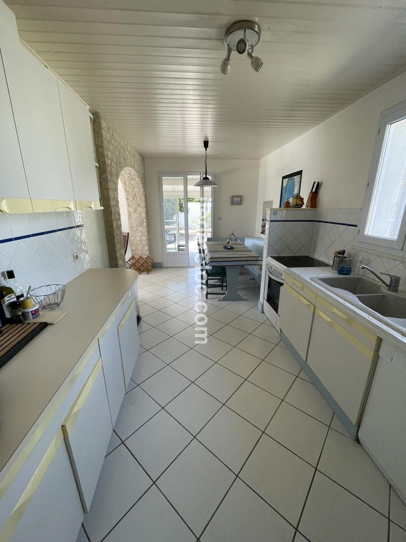 Photo 10: An accomodation located in Saint-Martin-de-Ré on ile de Ré.