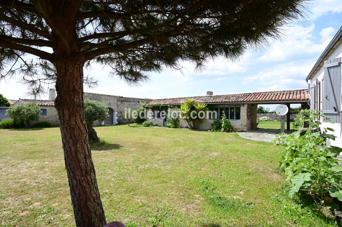 Photo 23: An accomodation located in Saint-Cl&eacute;ment-des-Baleines on ile de R&eacute;.