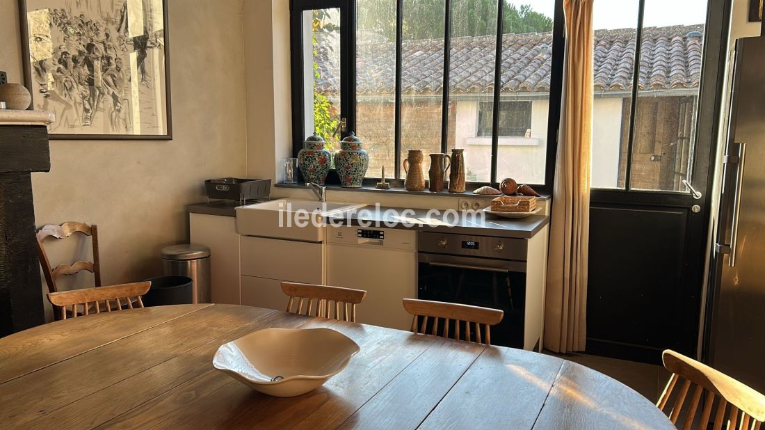 Photo 8: An accomodation located in La Couarde-sur-mer on ile de Ré.