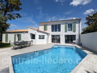 Ile de Ré:Charming new villa of 210m2 with heated swimming pool and 4 bedrooms for up to 8
