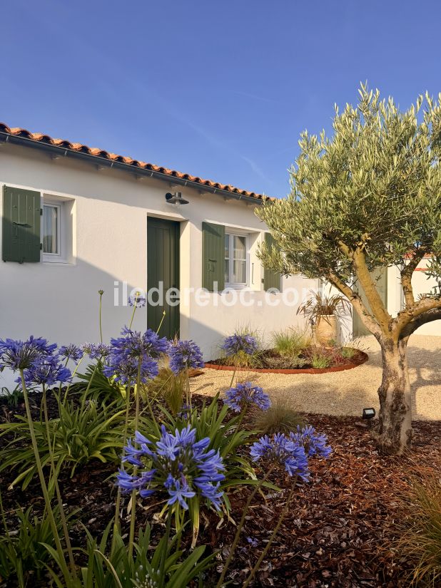 Photo 4: An accomodation located in Le Bois-Plage-en-R&eacute; on ile de R&eacute;.