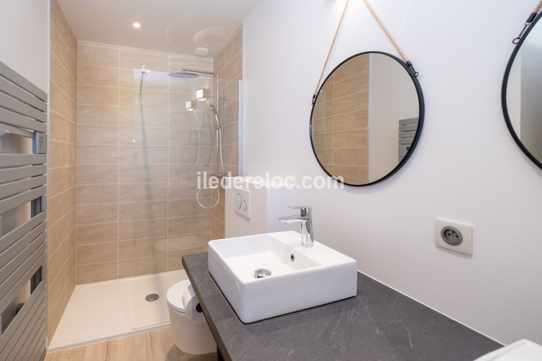 Photo 12: An accomodation located in Saint-Martin-de-Ré on ile de Ré.
