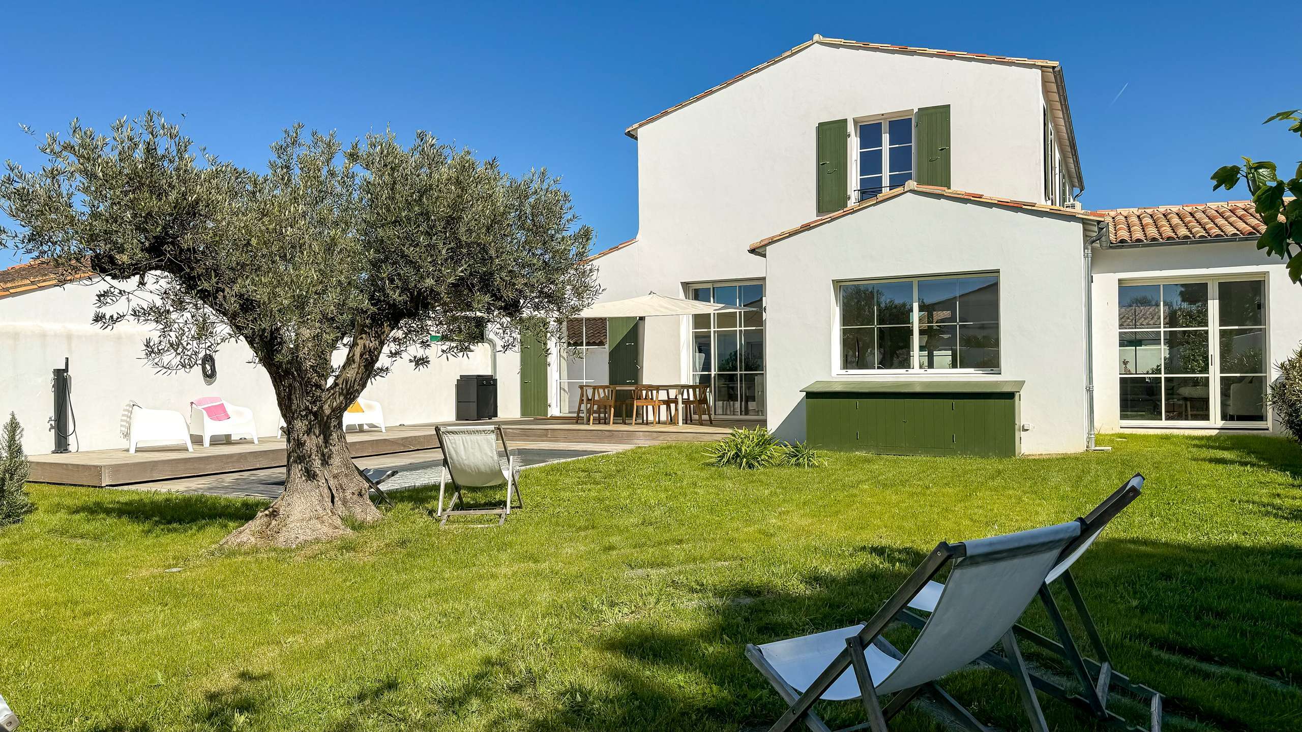 Photo 4: An accomodation located in La Couarde-sur-mer on ile de Ré.