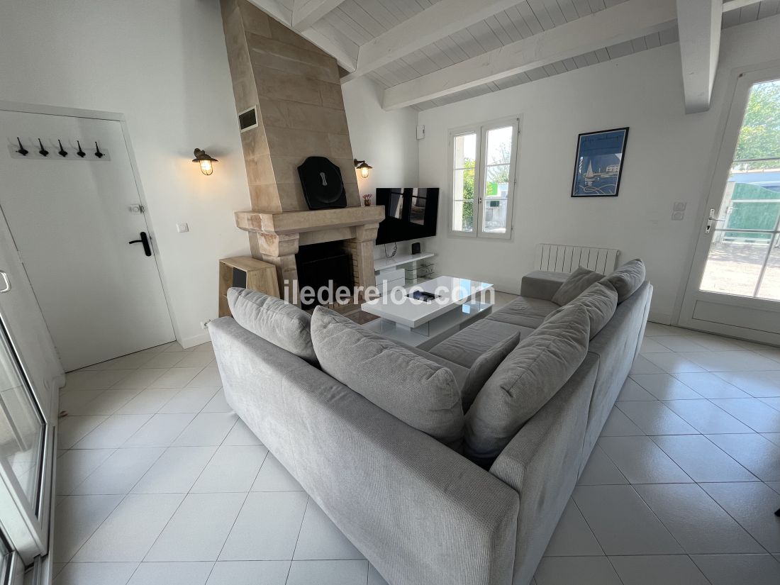 Photo 4: An accomodation located in La Couarde-sur-mer on ile de R&eacute;.
