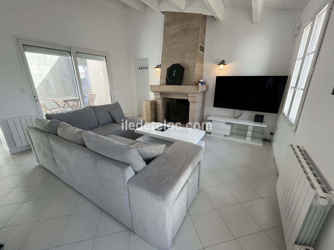 Photo 5: An accomodation located in La Couarde-sur-mer on ile de R&eacute;.
