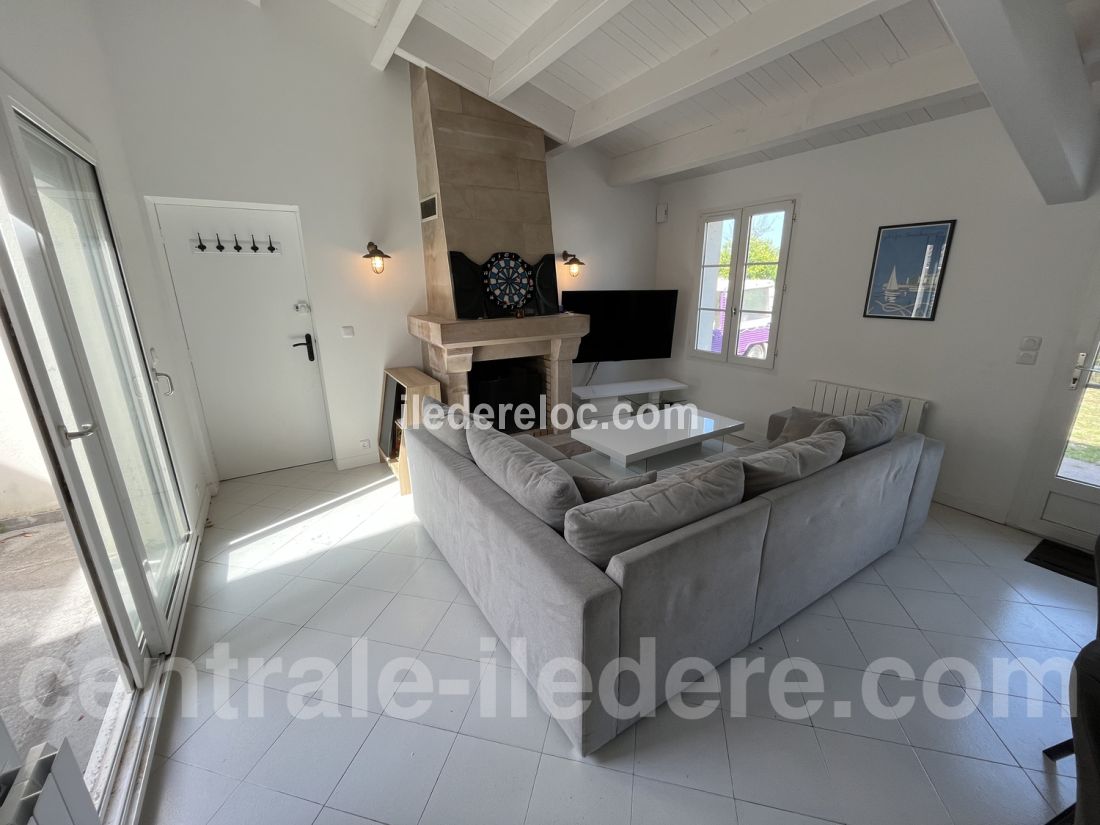 Photo 4: An accomodation located in La Couarde-sur-mer on ile de R&eacute;.