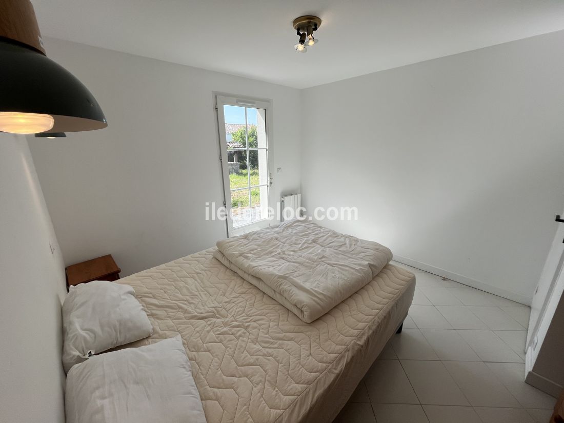 Photo 10: An accomodation located in La Couarde-sur-mer on ile de R&eacute;.