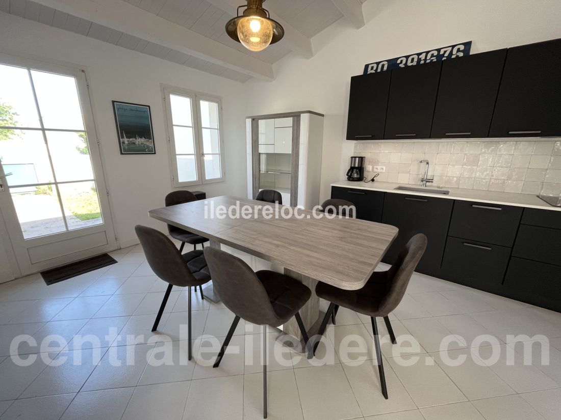 Photo 8: An accomodation located in La Couarde-sur-mer on ile de R&eacute;.