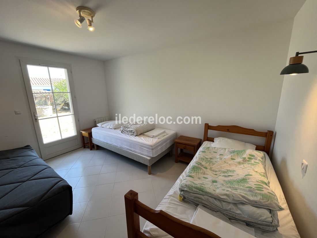 Photo 11: An accomodation located in La Couarde-sur-mer on ile de R&eacute;.