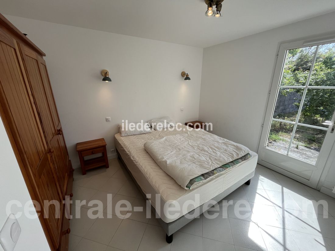 Photo 10: An accomodation located in La Couarde-sur-mer on ile de R&eacute;.
