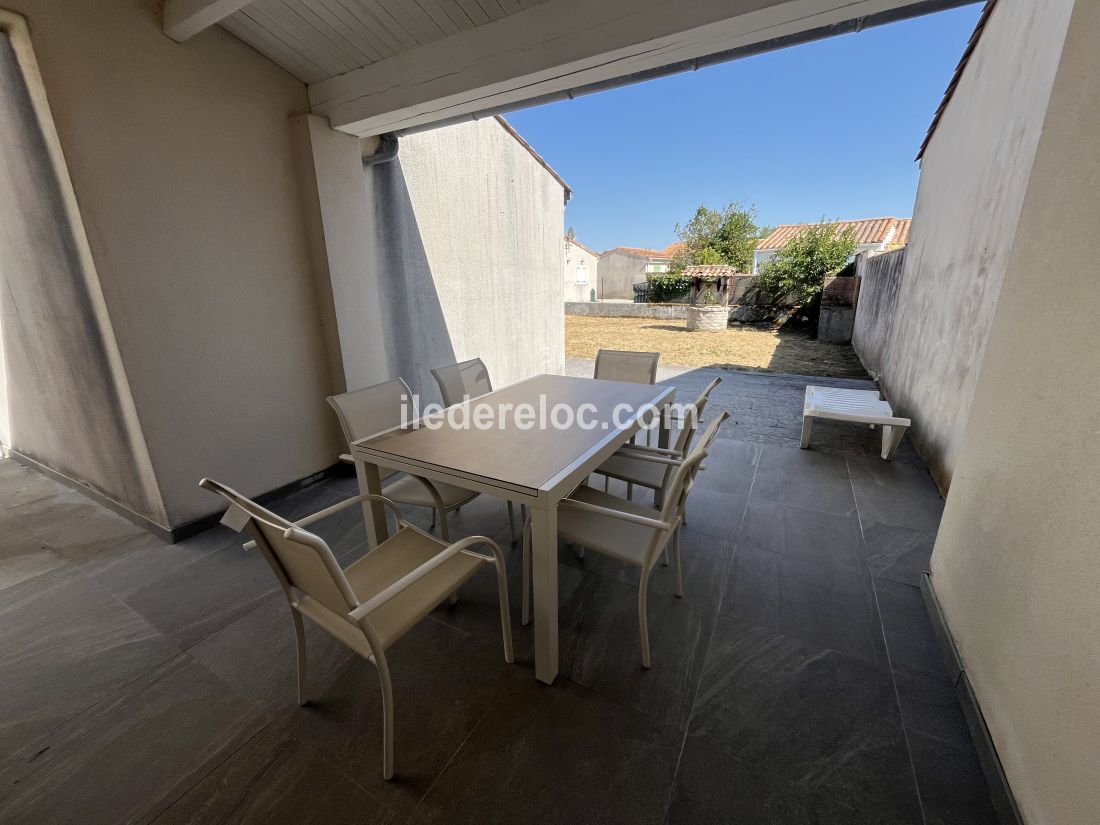 Photo 15: An accomodation located in La Couarde-sur-mer on ile de R&eacute;.