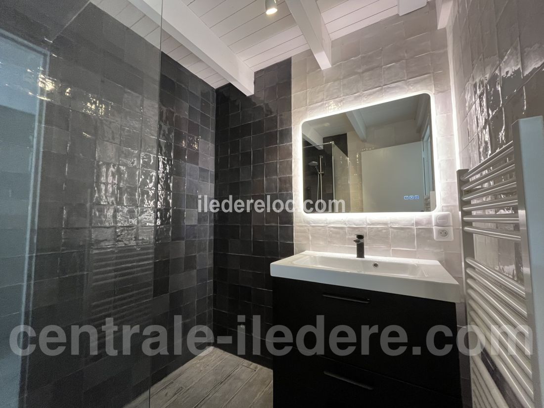 Photo 15: An accomodation located in La Couarde-sur-mer on ile de R&eacute;.