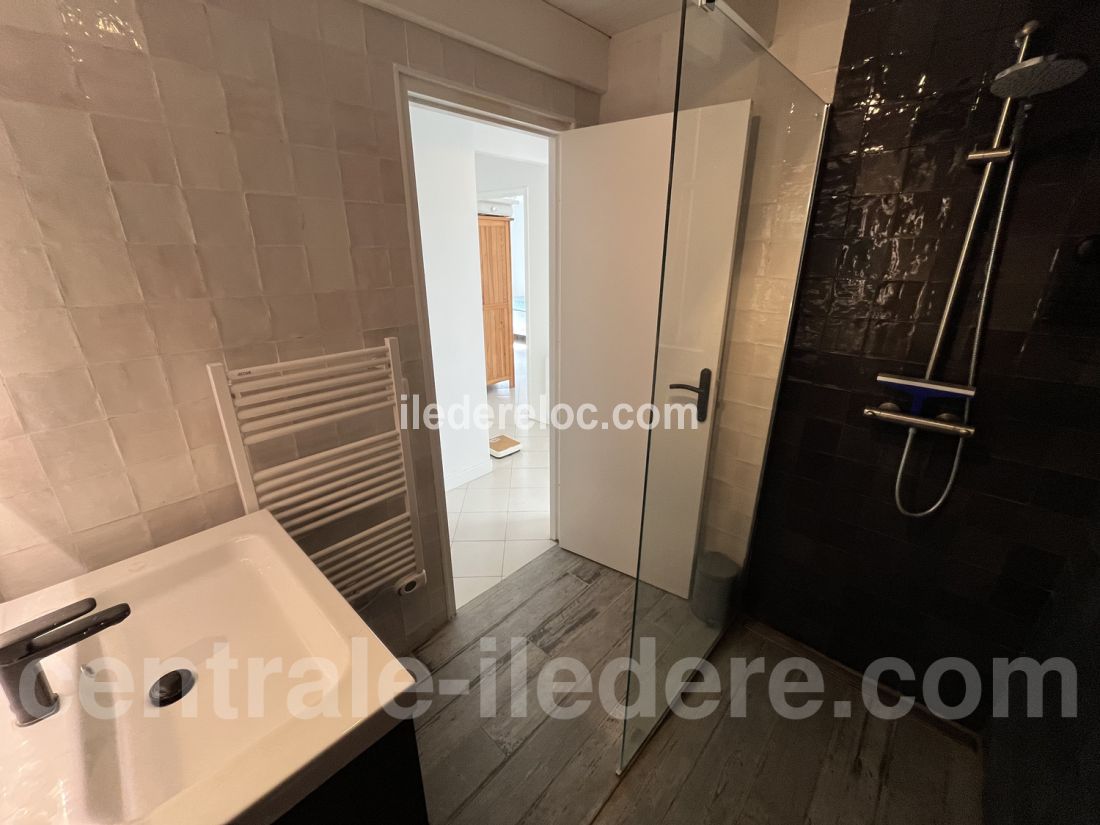 Photo 16: An accomodation located in La Couarde-sur-mer on ile de R&eacute;.