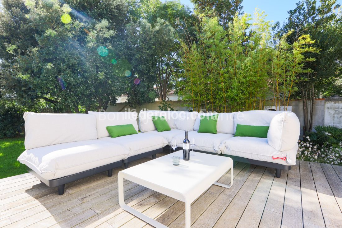 Photo 8: An accomodation located in La Couarde-sur-mer on ile de R&eacute;.