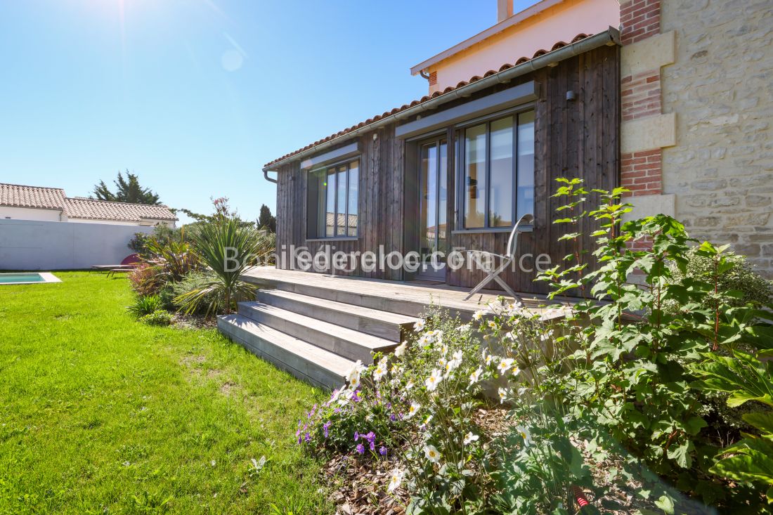 Photo 4: An accomodation located in La Couarde-sur-mer on ile de R&eacute;.