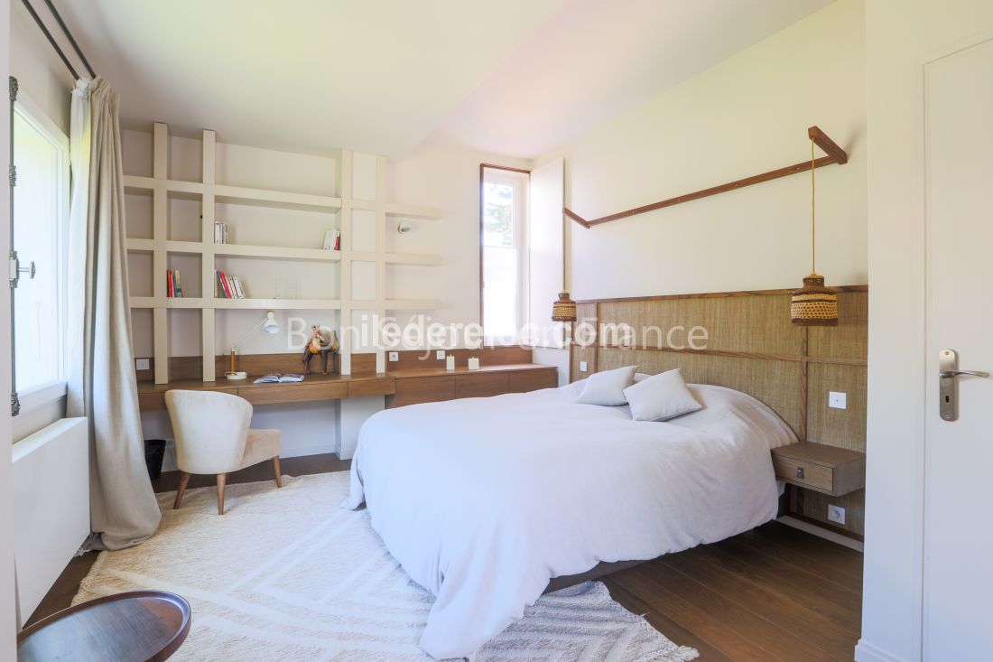 Photo 15: An accomodation located in La Couarde-sur-mer on ile de R&eacute;.