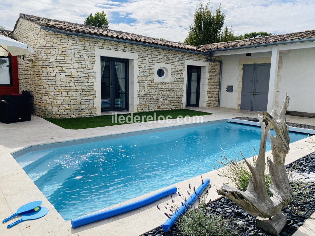 Photo 6: An accomodation located in Le Bois-Plage-en-Ré on ile de Ré.