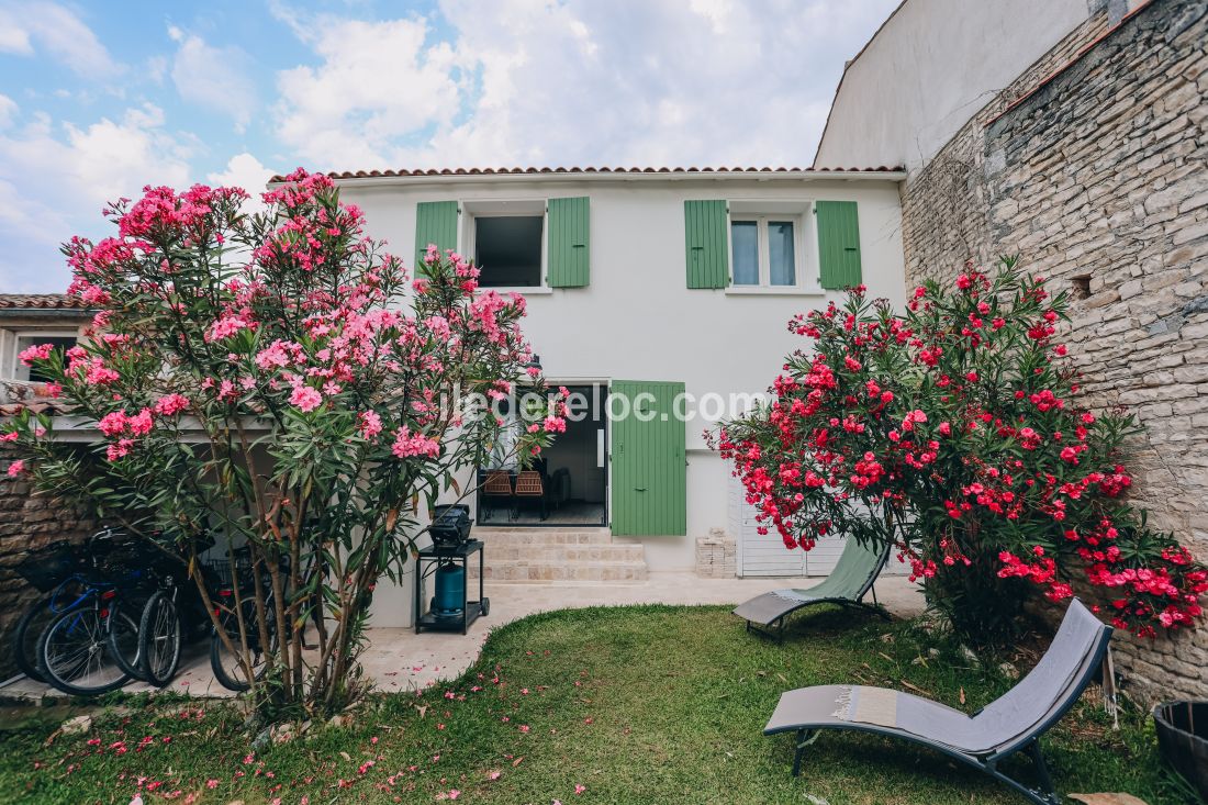 Photo 15: An accomodation located in Le Bois-Plage-en-R&eacute; on ile de R&eacute;.
