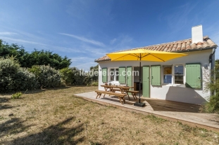 Ile de Ré:House facing the sea