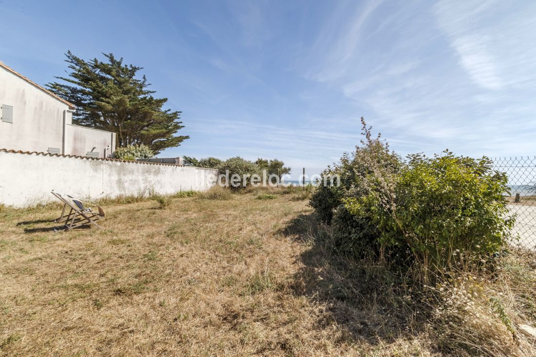 Photo 14: An accomodation located in Sainte-Marie-de-Ré on ile de Ré.