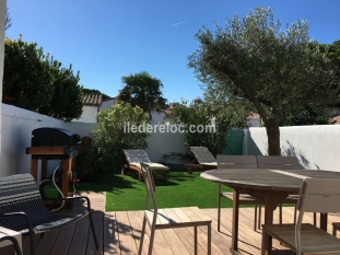 Ile de Ré:House in estate with swimming pool and tennis court near the beach