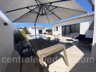 Ile de Ré:Villa des chenes verts: new villa with swimming pool for up to 7 people