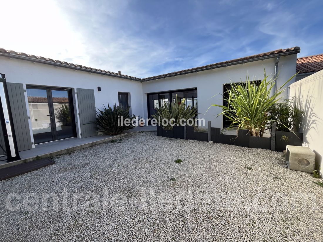 Photo 39: An accomodation located in Rivedoux-Plage on ile de Ré.