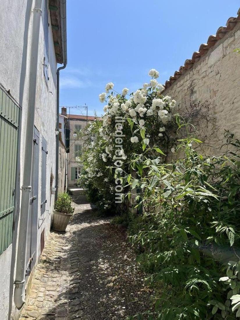 Photo 14: An accomodation located in Saint-Martin-de-Ré on ile de Ré.