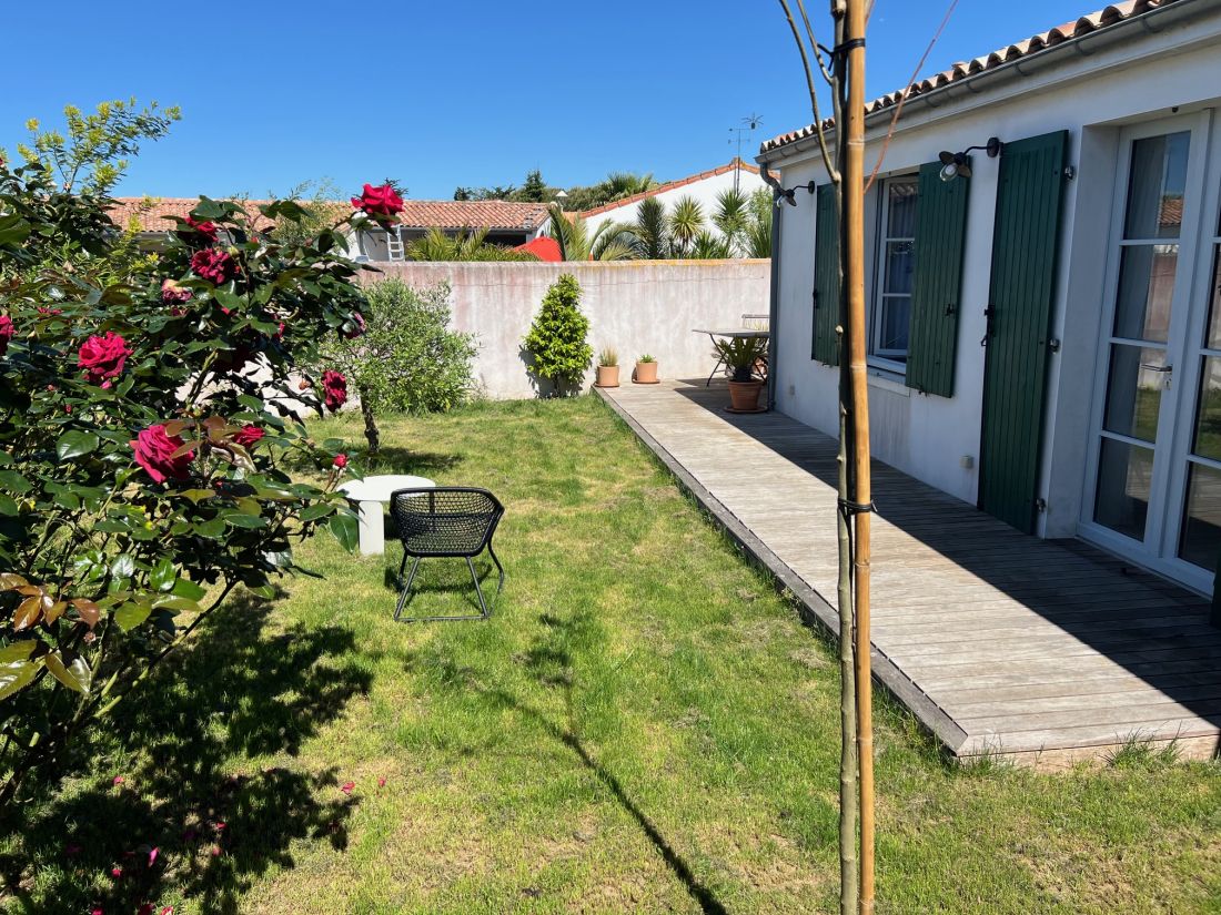 Photo 4: An accomodation located in Sainte-Marie-de-Ré on ile de Ré.