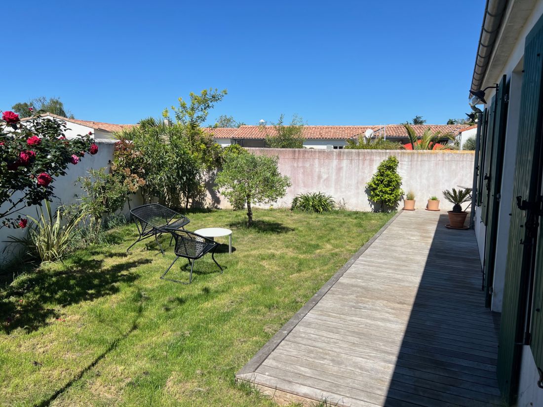 Photo 5: An accomodation located in Sainte-Marie-de-Ré on ile de Ré.