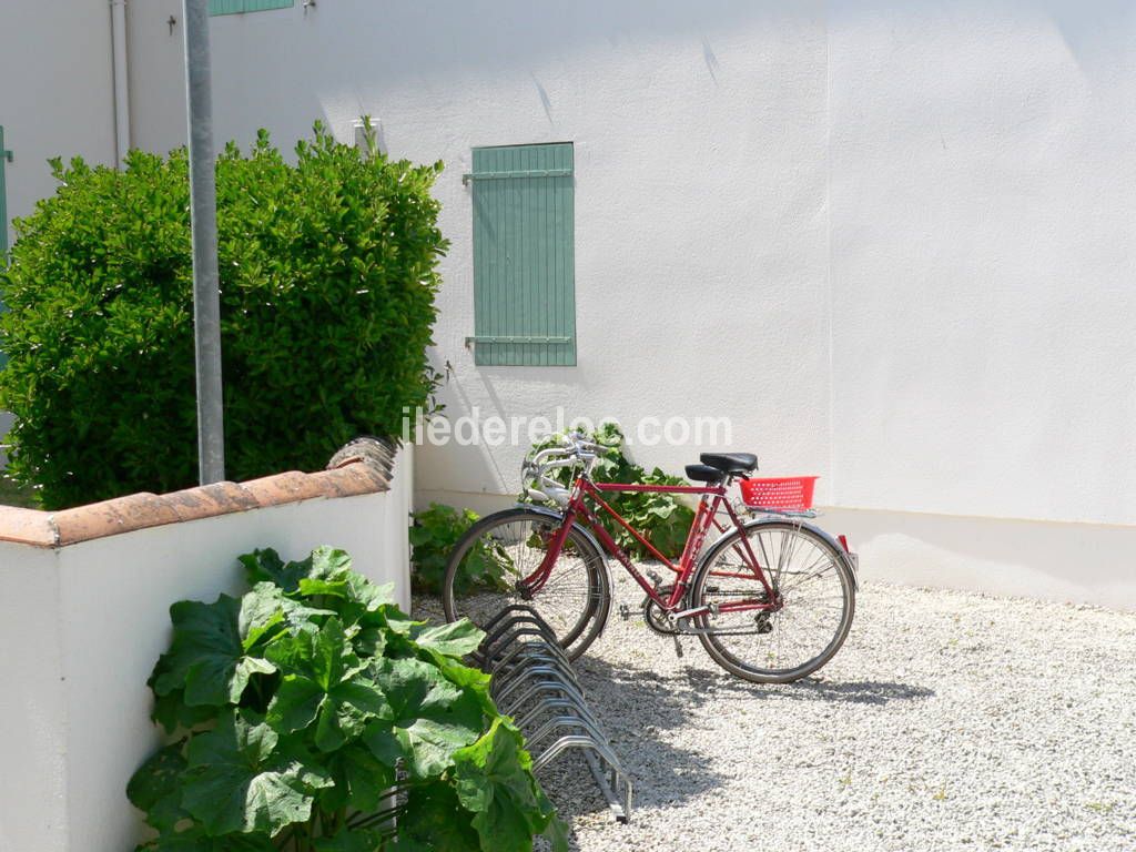 Photo 10: An accomodation located in Saint-Martin-de-Ré on ile de Ré.