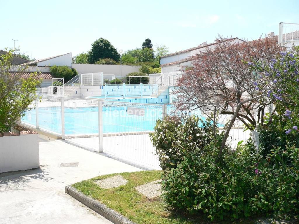 Photo 4: An accomodation located in Saint-Martin-de-Ré on ile de Ré.