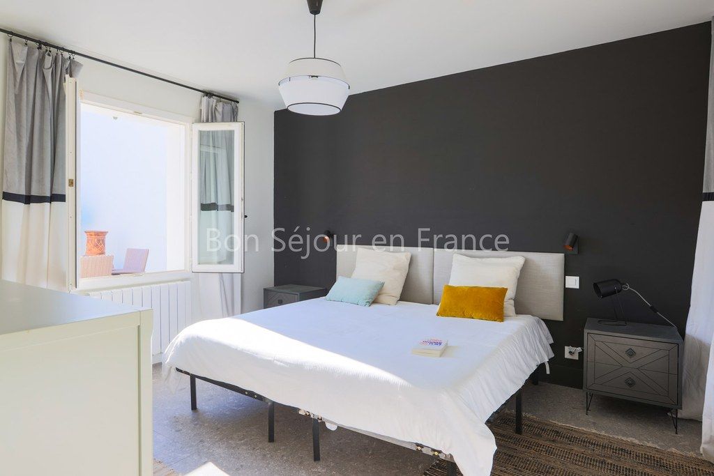 Photo 12: An accomodation located in La Flotte-en-R&eacute; on ile de R&eacute;.