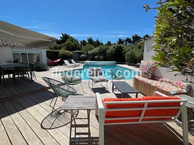 Photo 7: An accomodation located in Le Bois-Plage-en-Ré on ile de Ré.