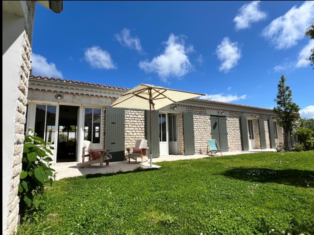 Photo 4: An accomodation located in Le Bois-Plage-en-Ré on ile de Ré.