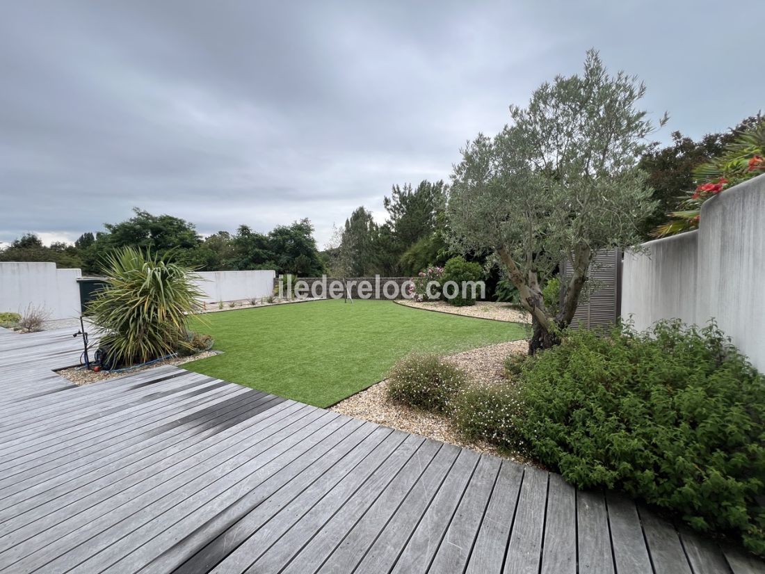 Photo 8: An accomodation located in Le Bois-Plage-en-Ré on ile de Ré.