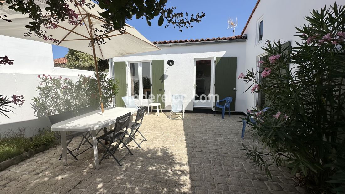 Photo 8: An accomodation located in Les Portes-en-Ré on ile de Ré.