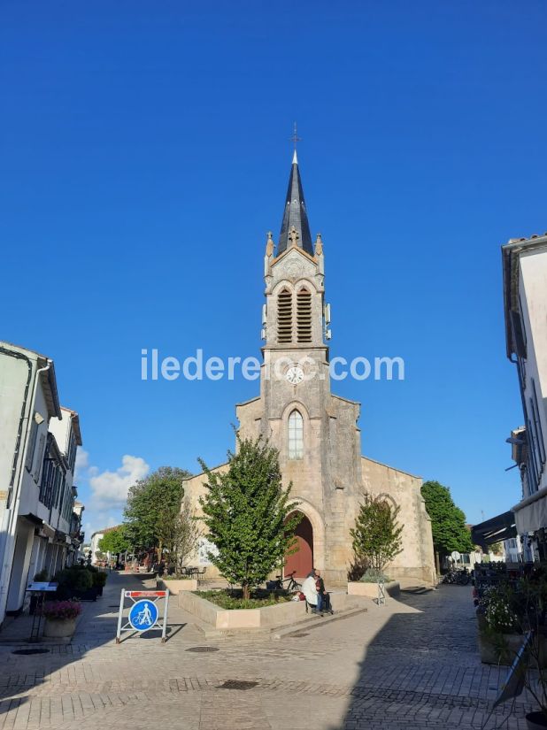 Photo 12: An accomodation located in La Couarde-sur-mer on ile de Ré.