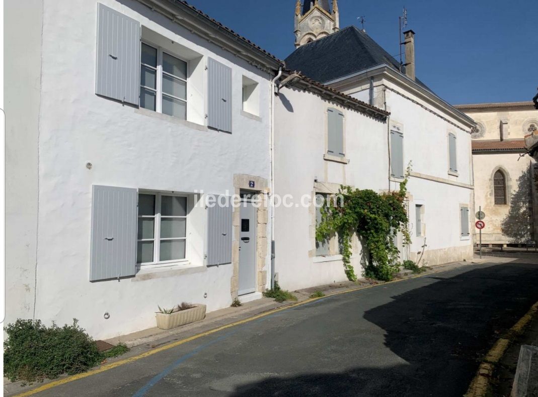 Photo 10: An accomodation located in La Couarde-sur-mer on ile de Ré.