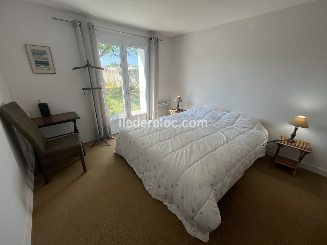 Photo 7: An accomodation located in La Couarde-sur-mer on ile de R&eacute;.