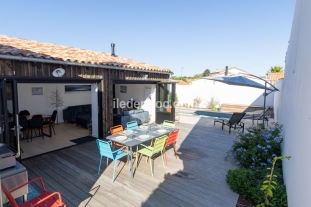 Ile de Ré:Plume - a few meters from the beach with heated swimming pool