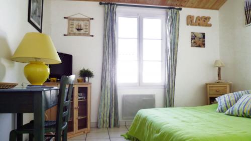 Photo 5: An accomodation located in La Flotte-en-Ré on ile de Ré.