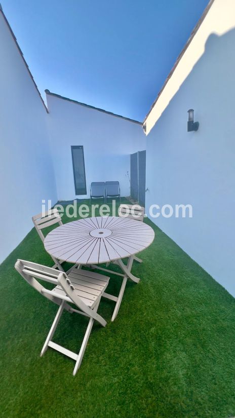 Photo 4: An accomodation located in Le Bois-Plage-en-R&eacute; on ile de R&eacute;.