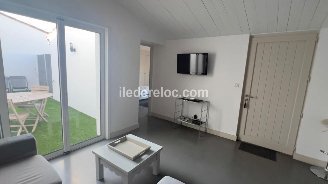 Photo 7: An accomodation located in Le Bois-Plage-en-R&eacute; on ile de R&eacute;.