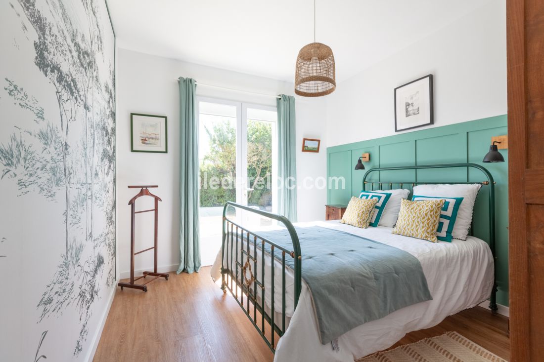 Photo 11: An accomodation located in Saint-Martin-de-Ré on ile de Ré.