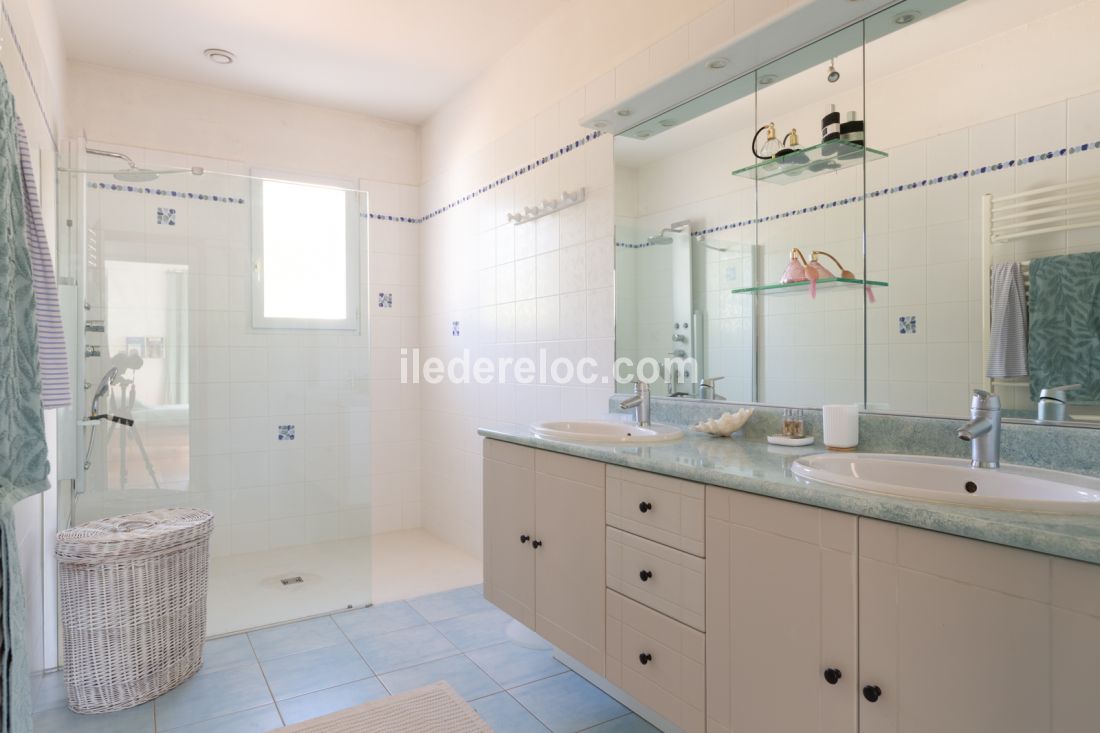 Photo 12: An accomodation located in Saint-Martin-de-Ré on ile de Ré.