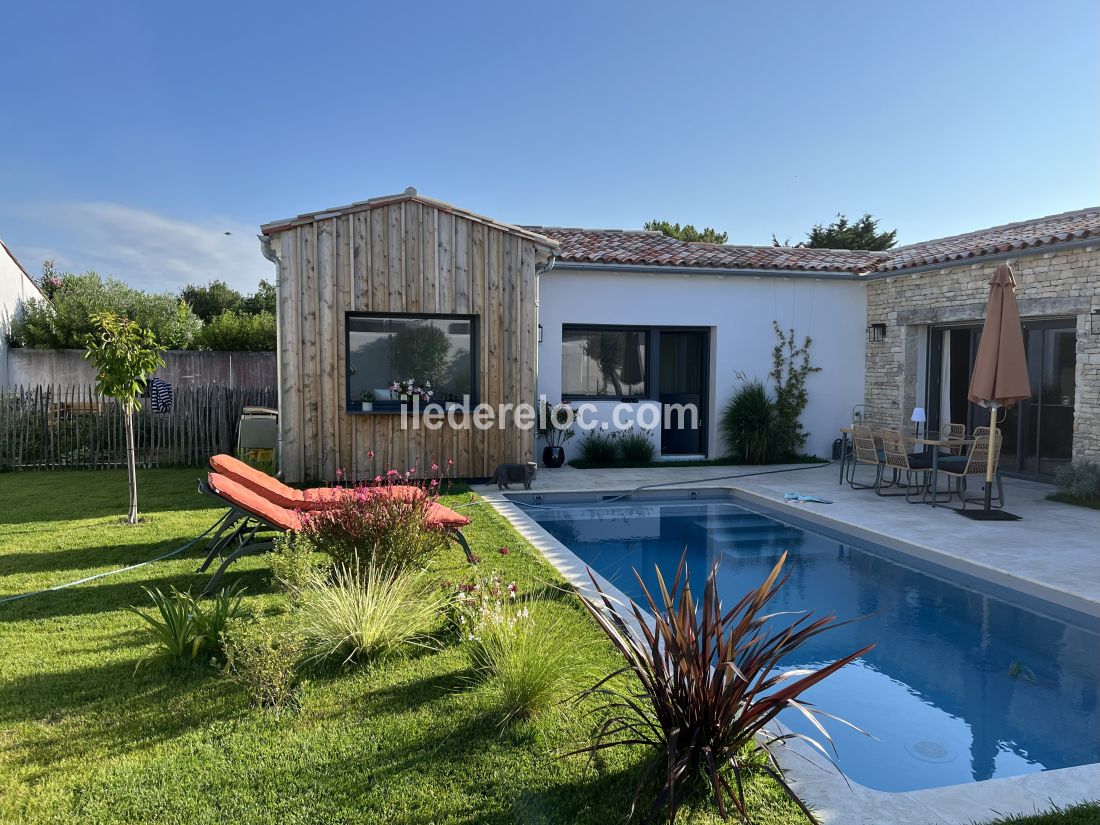Photo 12: An accomodation located in La Flotte-en-R&eacute; on ile de R&eacute;.