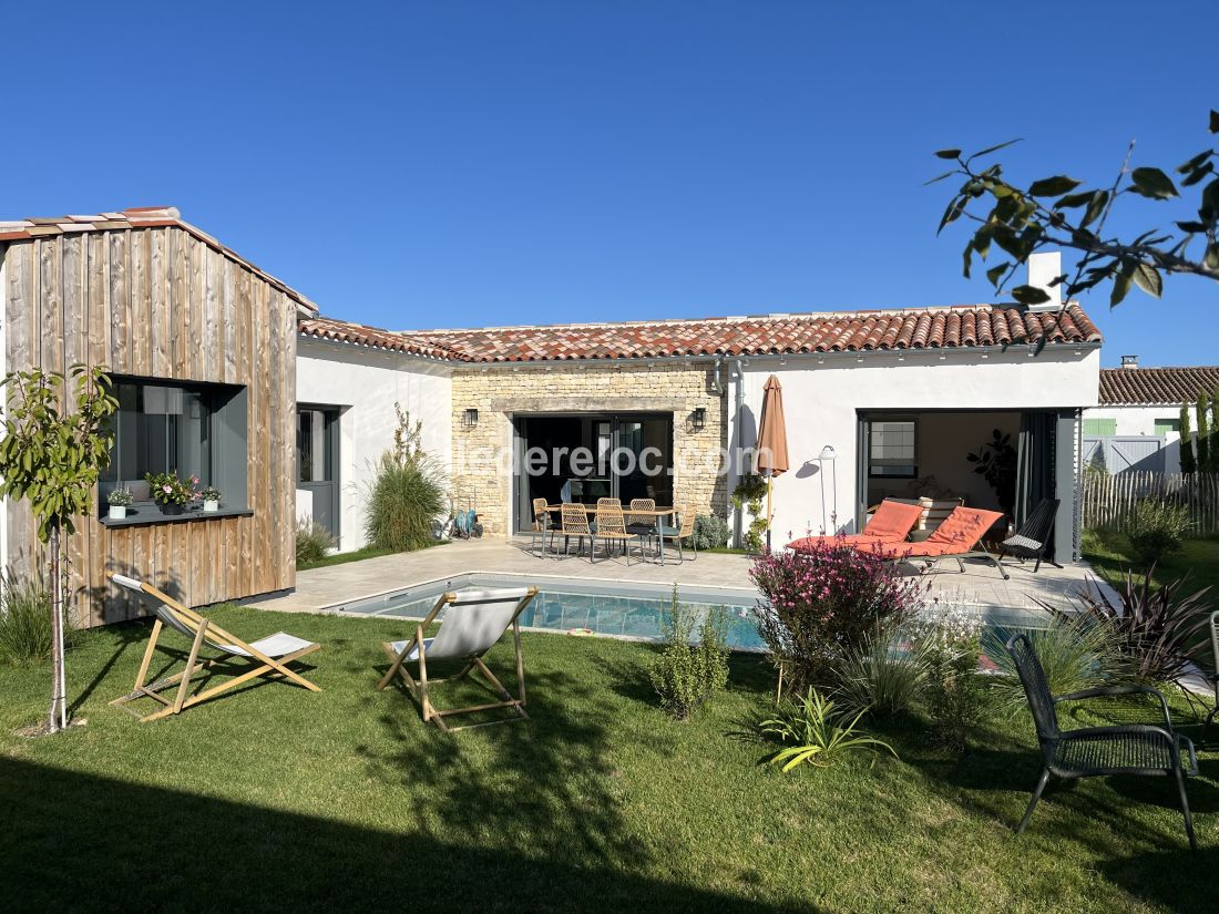 Photo 13: An accomodation located in La Flotte-en-R&eacute; on ile de R&eacute;.